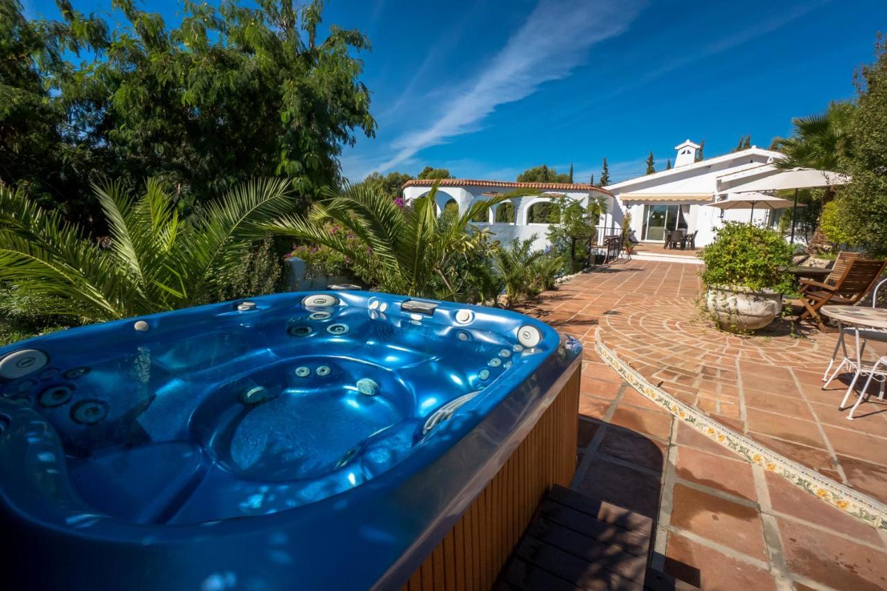 Private Heated Pool, Jacuzzi & 1225M2 Garden In Villa Cipreses Frigiliana Luaran gambar