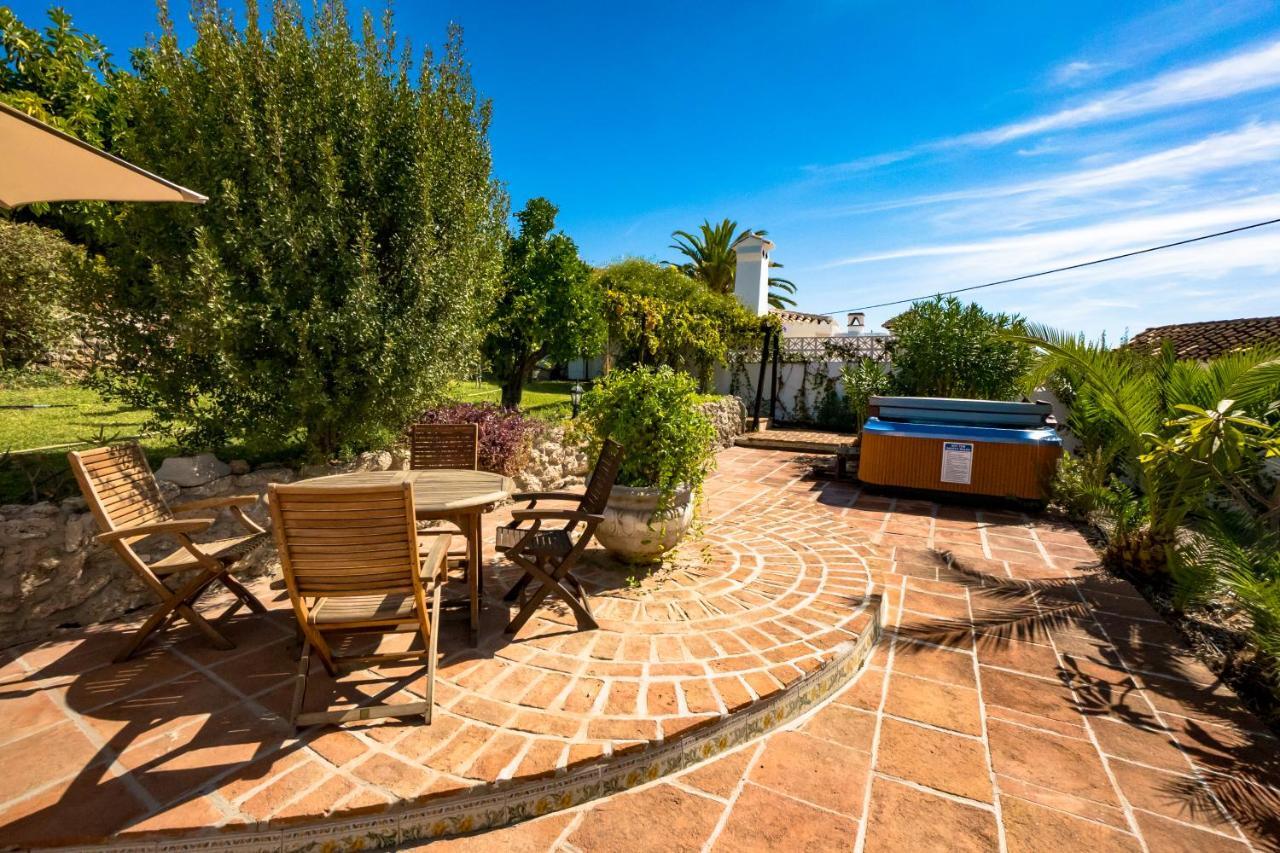 Private Heated Pool, Jacuzzi & 1225M2 Garden In Villa Cipreses Frigiliana Luaran gambar