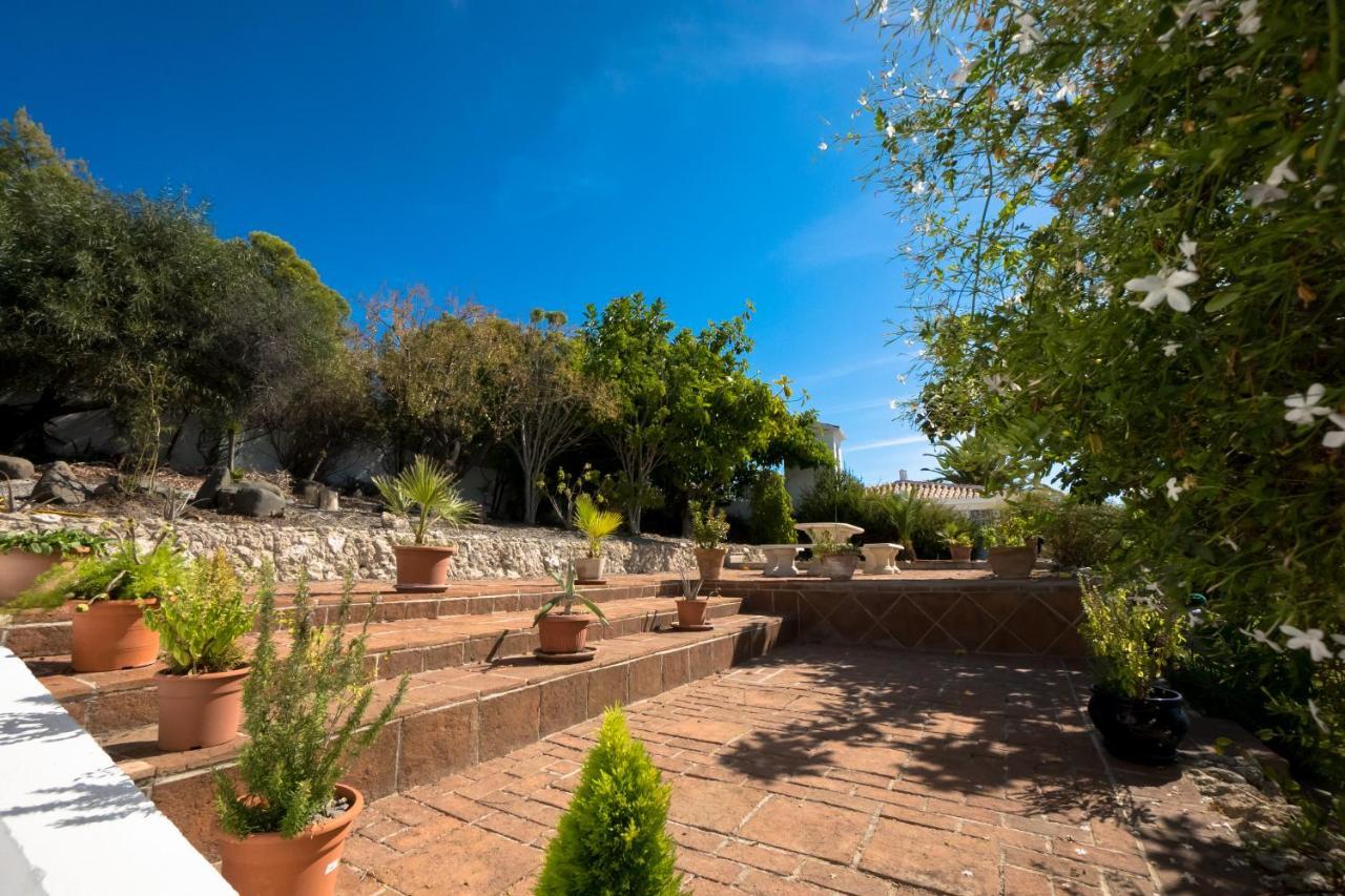Private Heated Pool, Jacuzzi & 1225M2 Garden In Villa Cipreses Frigiliana Luaran gambar