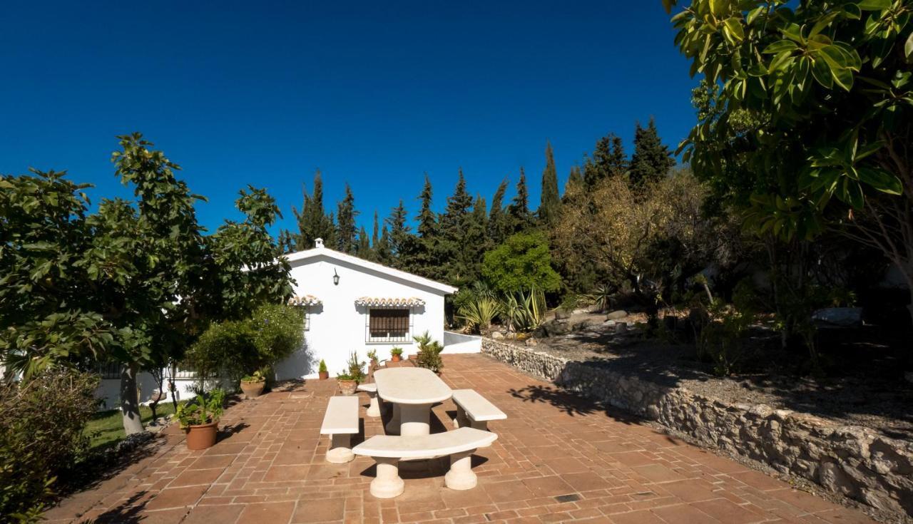 Private Heated Pool, Jacuzzi & 1225M2 Garden In Villa Cipreses Frigiliana Luaran gambar
