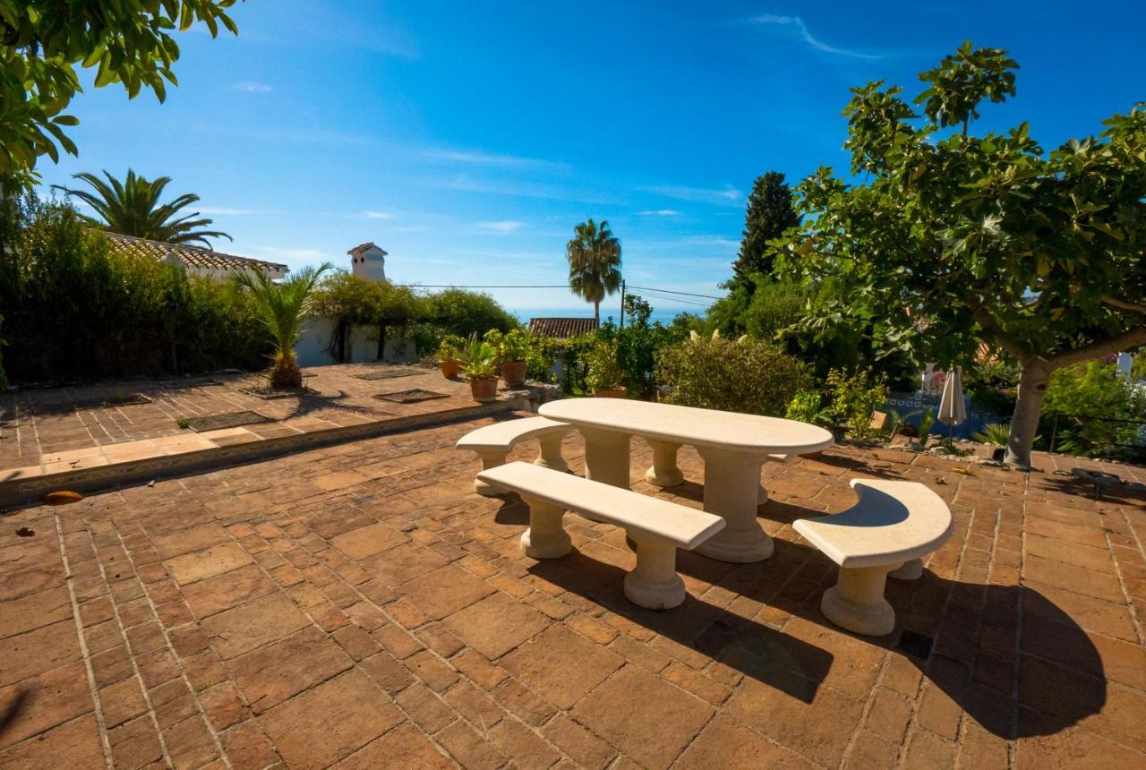 Private Heated Pool, Jacuzzi & 1225M2 Garden In Villa Cipreses Frigiliana Luaran gambar