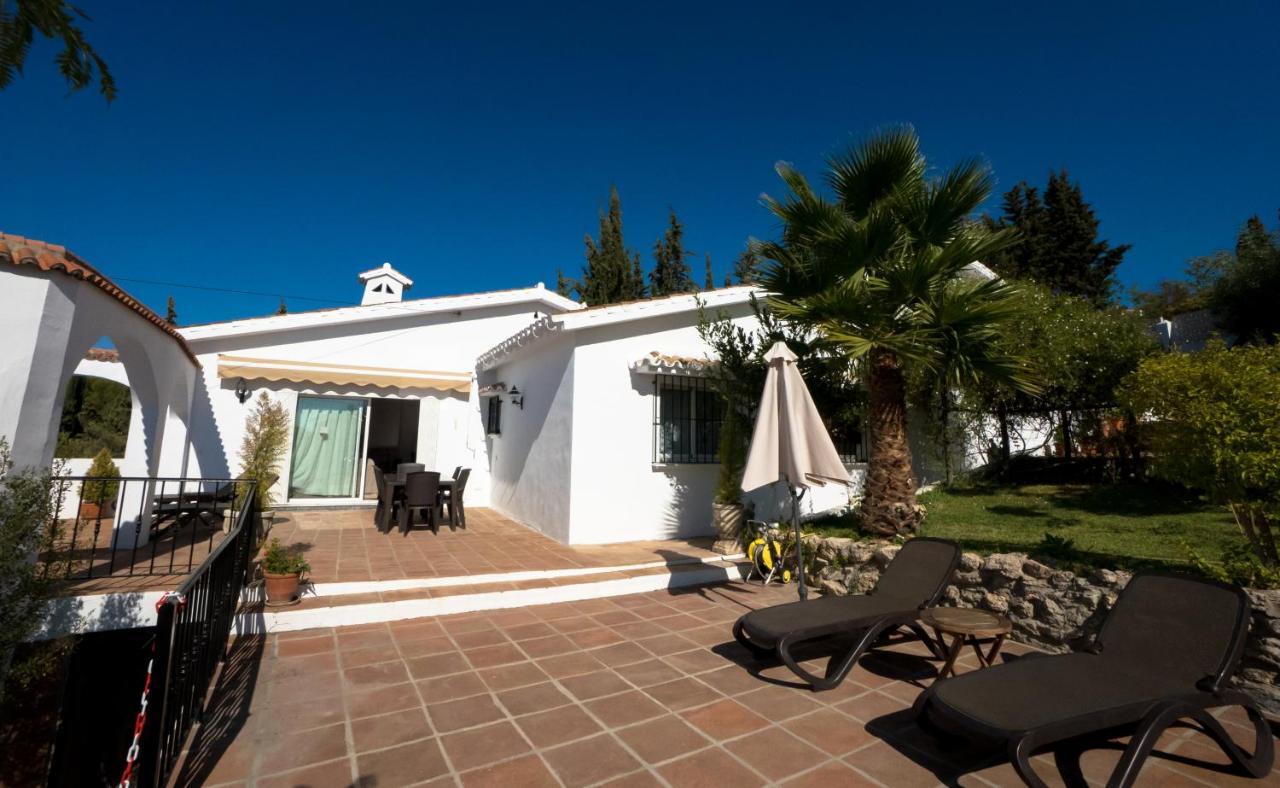 Private Heated Pool, Jacuzzi & 1225M2 Garden In Villa Cipreses Frigiliana Luaran gambar