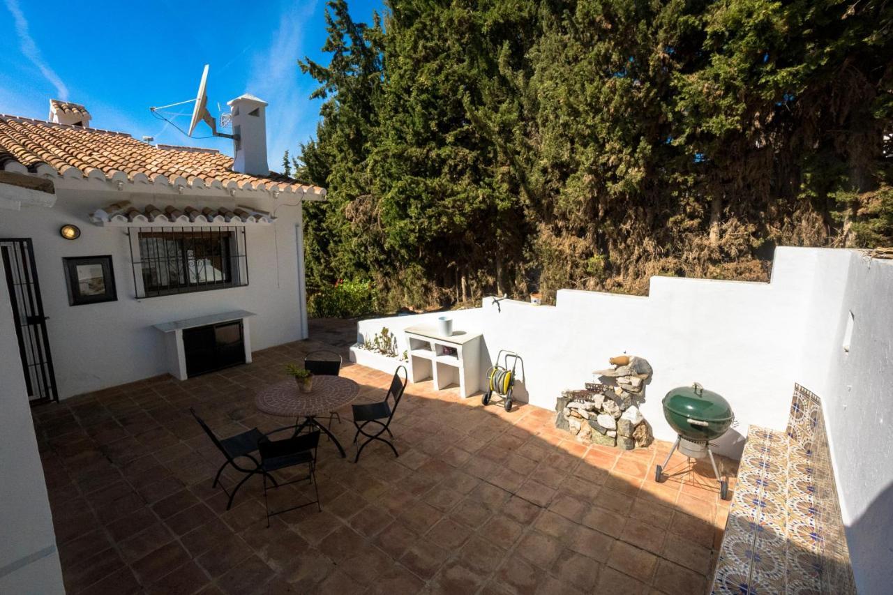 Private Heated Pool, Jacuzzi & 1225M2 Garden In Villa Cipreses Frigiliana Luaran gambar