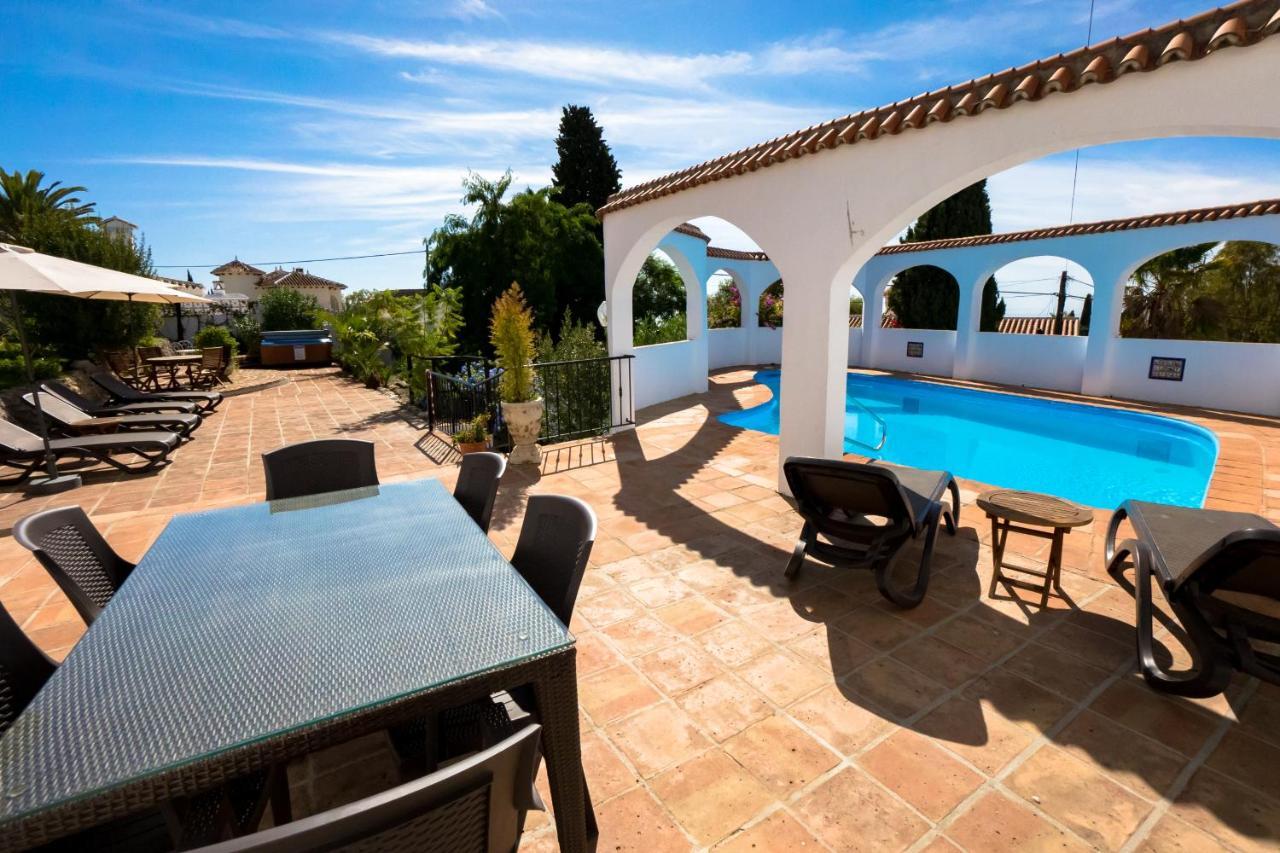 Private Heated Pool, Jacuzzi & 1225M2 Garden In Villa Cipreses Frigiliana Luaran gambar
