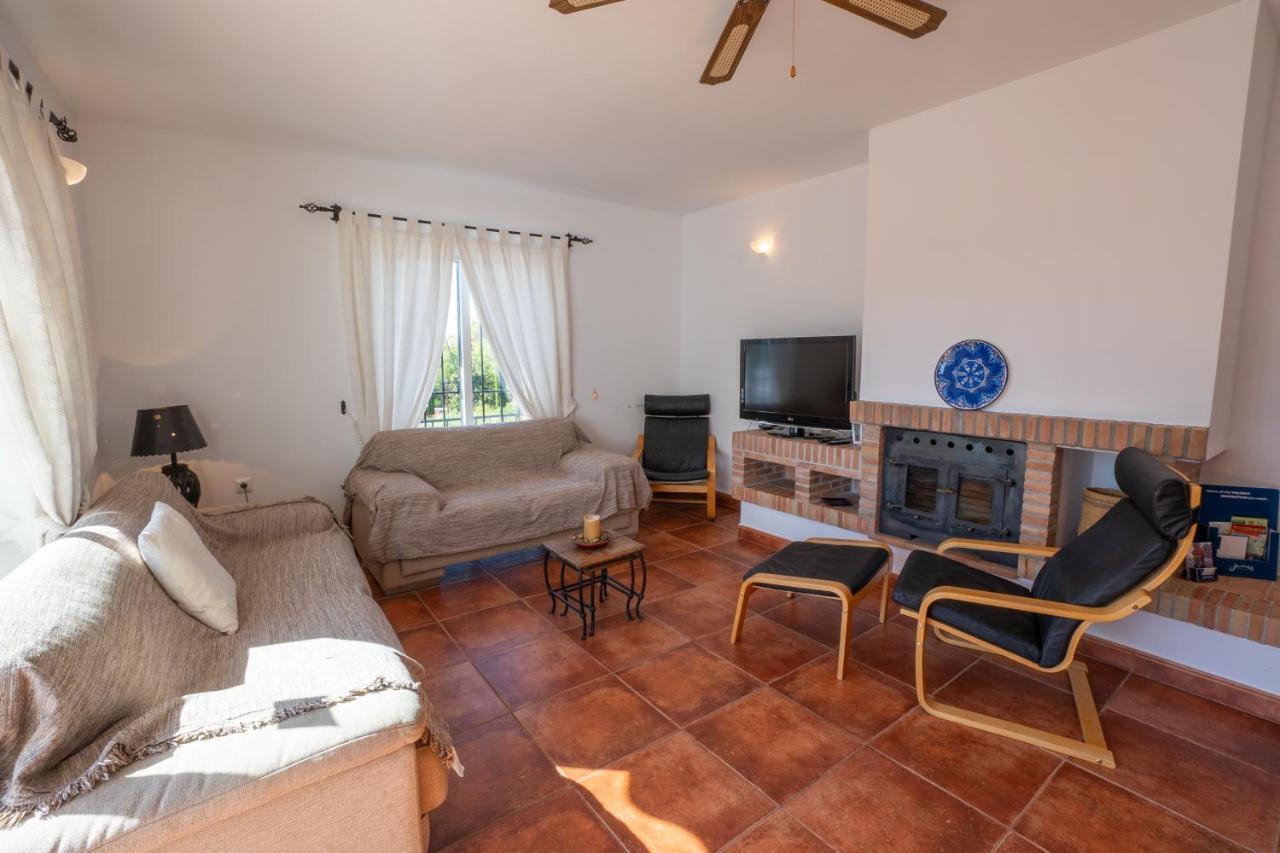 Private Heated Pool, Jacuzzi & 1225M2 Garden In Villa Cipreses Frigiliana Luaran gambar