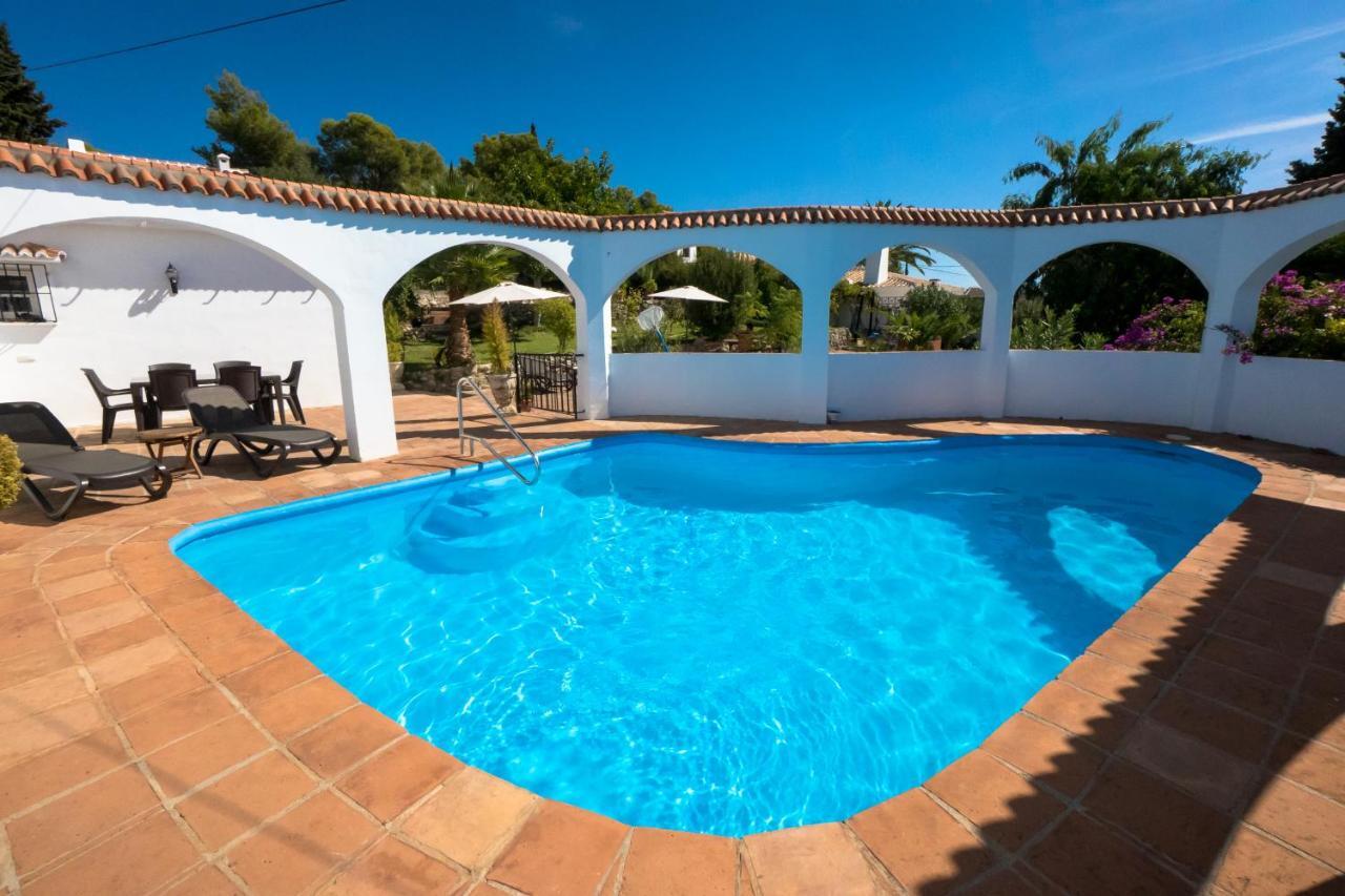 Private Heated Pool, Jacuzzi & 1225M2 Garden In Villa Cipreses Frigiliana Luaran gambar