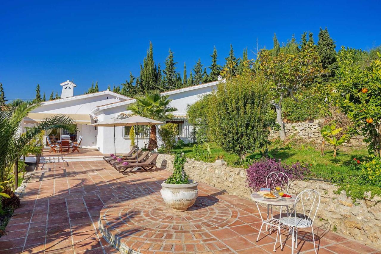 Private Heated Pool, Jacuzzi & 1225M2 Garden In Villa Cipreses Frigiliana Luaran gambar