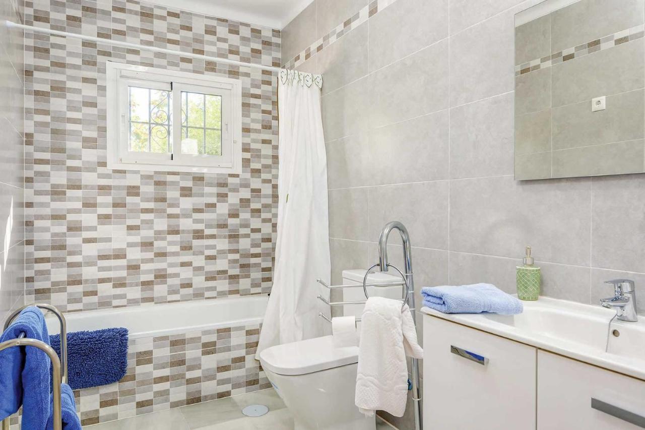 Private Heated Pool, Jacuzzi & 1225M2 Garden In Villa Cipreses Frigiliana Luaran gambar