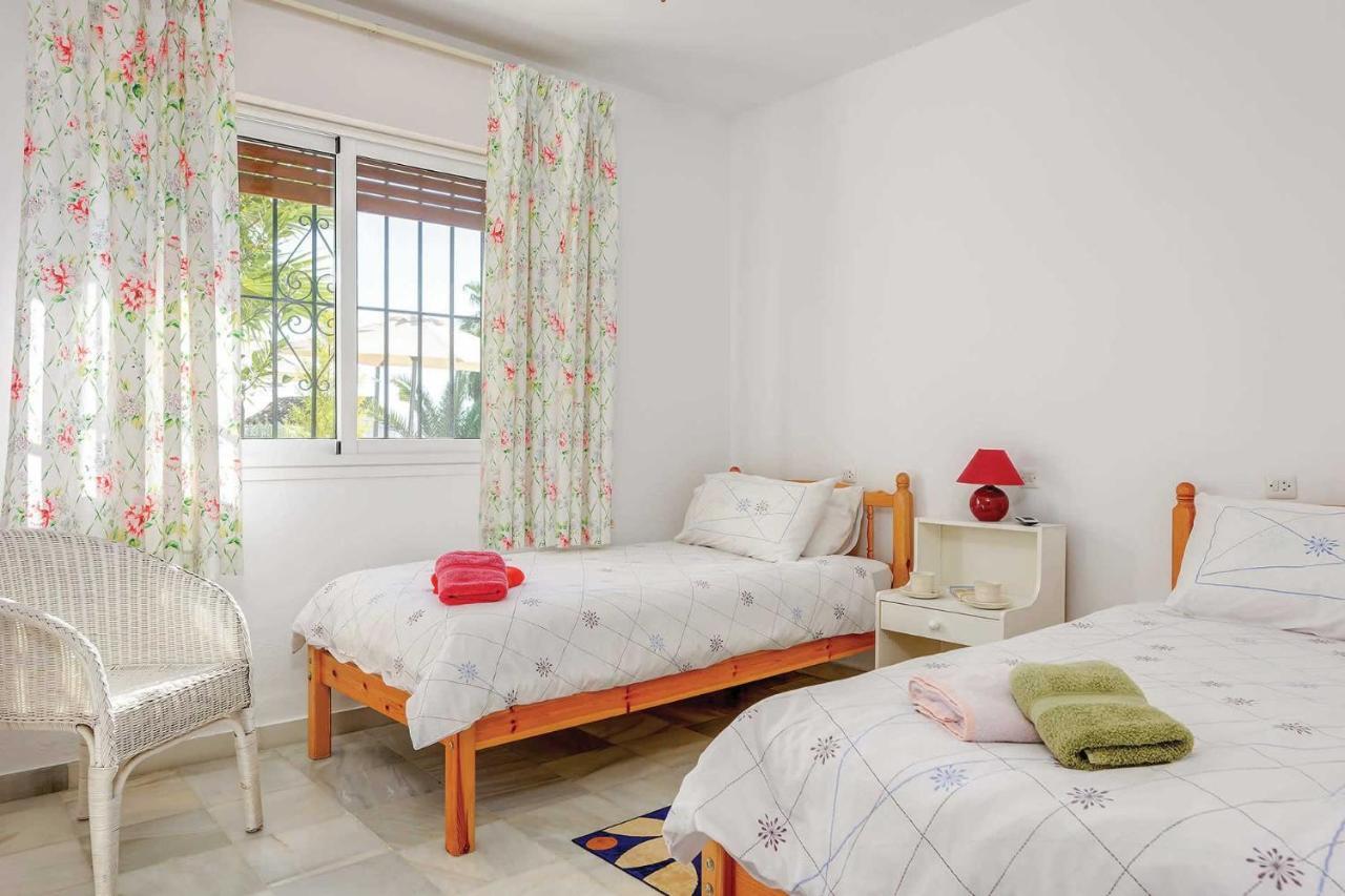 Private Heated Pool, Jacuzzi & 1225M2 Garden In Villa Cipreses Frigiliana Luaran gambar
