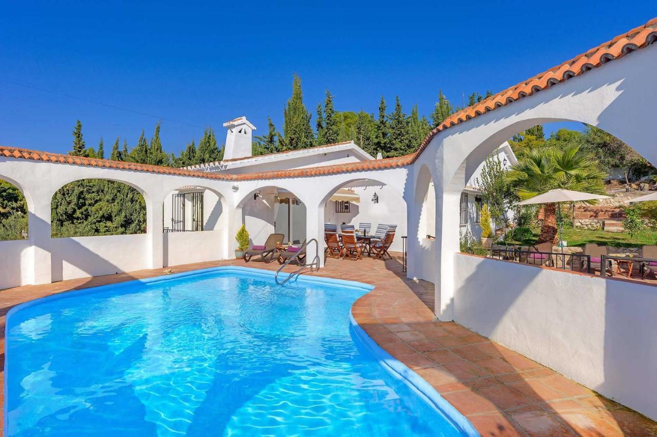 Private Heated Pool, Jacuzzi & 1225M2 Garden In Villa Cipreses Frigiliana Luaran gambar